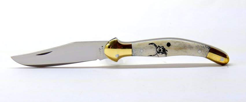 Fejesgörbe bicska, agancs markolat, gravírozott szürkemarha motívummal