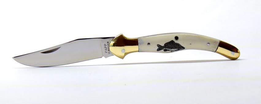 Fejesgörbe bicska, agancs markolat, gravírozott ponty motívummal