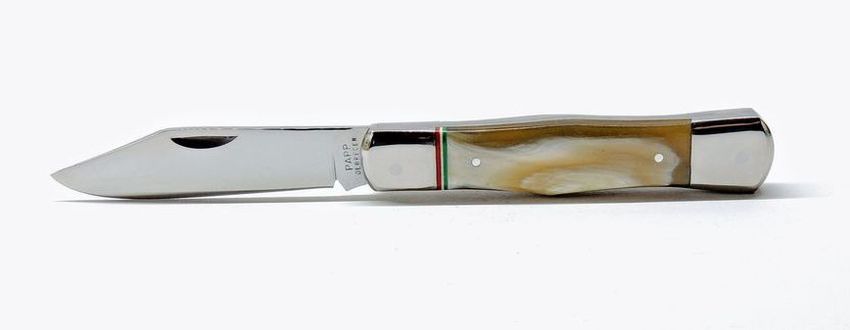 Cakli Extra bicska, viágos szaru markolattal, trikolor betéttel