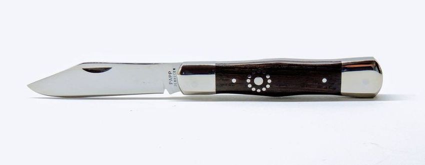 Cakli zsebkés, bicska wenge fa markolat, egy oldali napkorong motívummal.